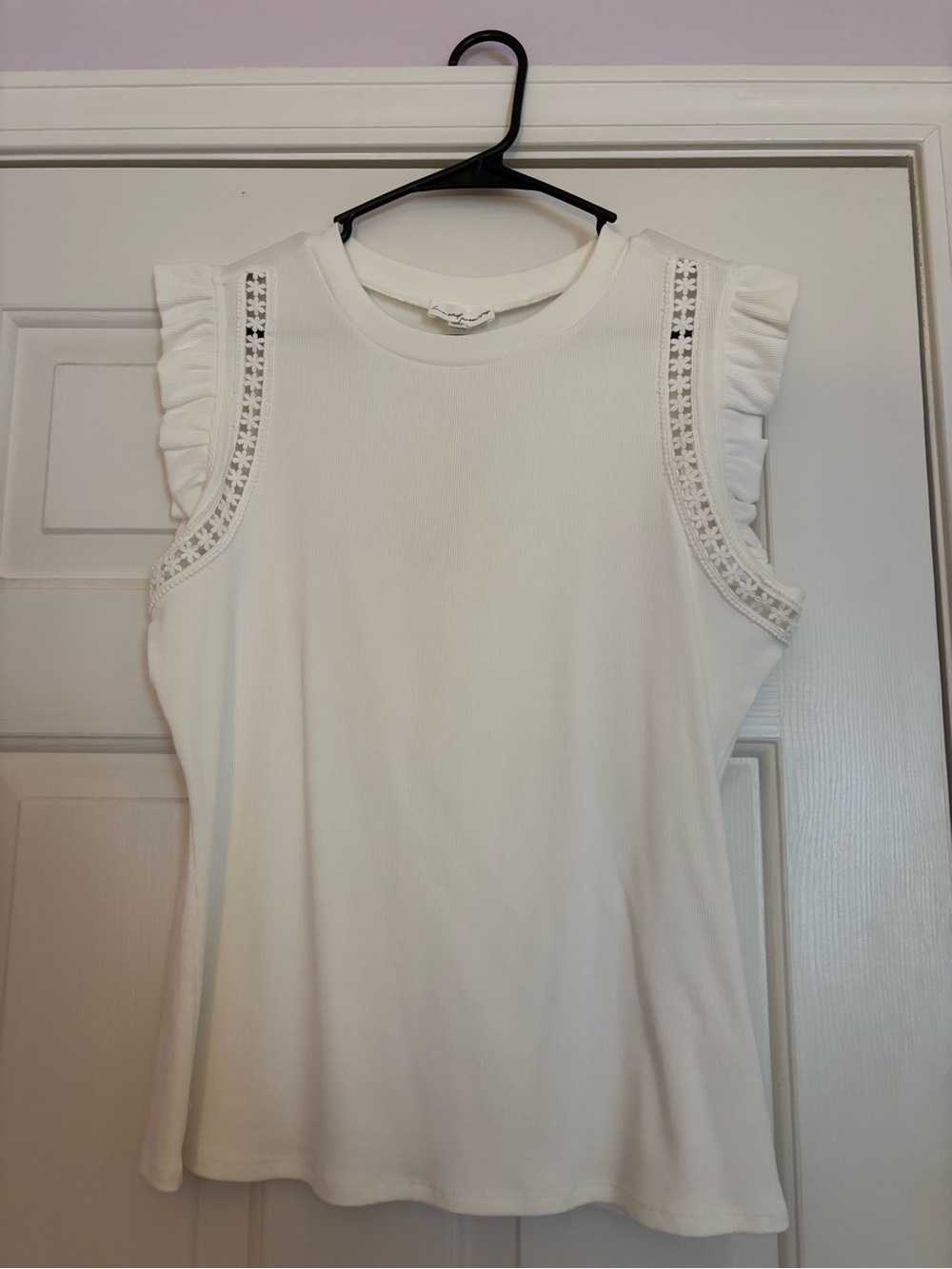 Women’s Love and Promises White Top (Size L) New with Tags